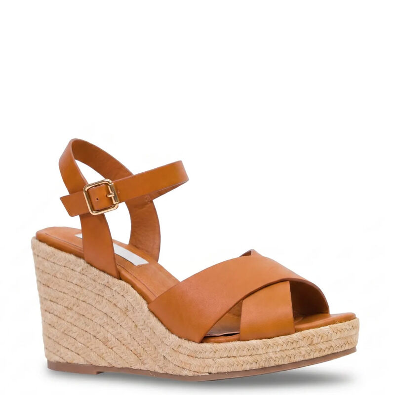 Kathryn Wilson Gisele Wedge image number 5